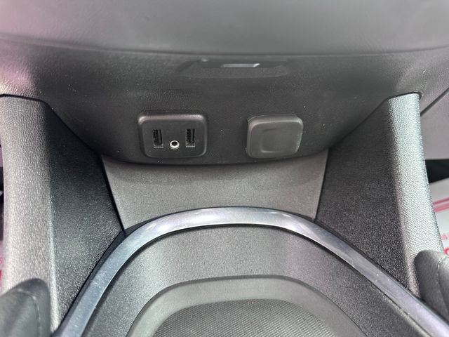 Used 2018 Chevrolet Malibu Premier w/ Premier Sun and Wheel Package FWD image 17