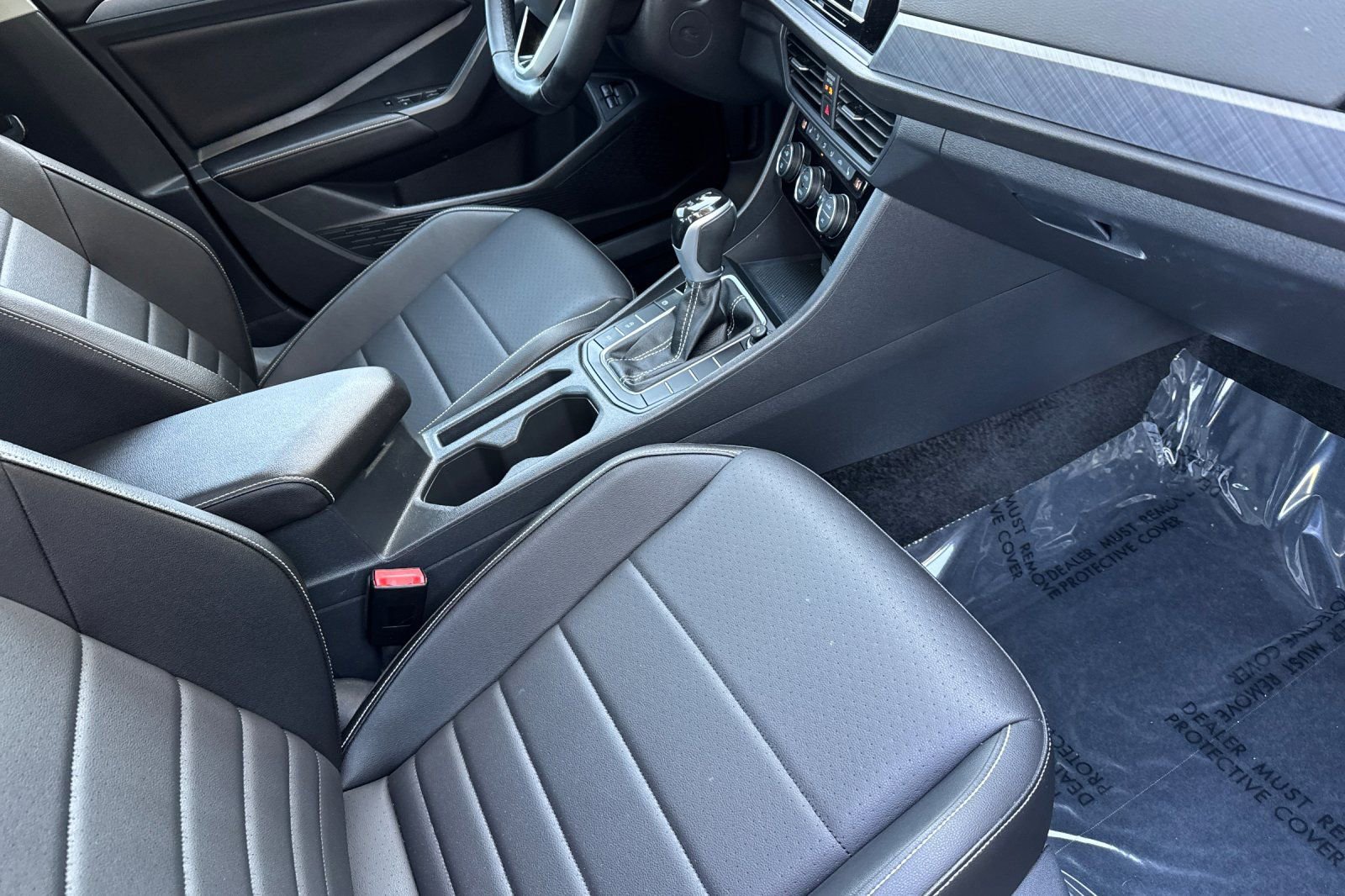 Used 2023 Volkswagen Jetta SE FWD image 18