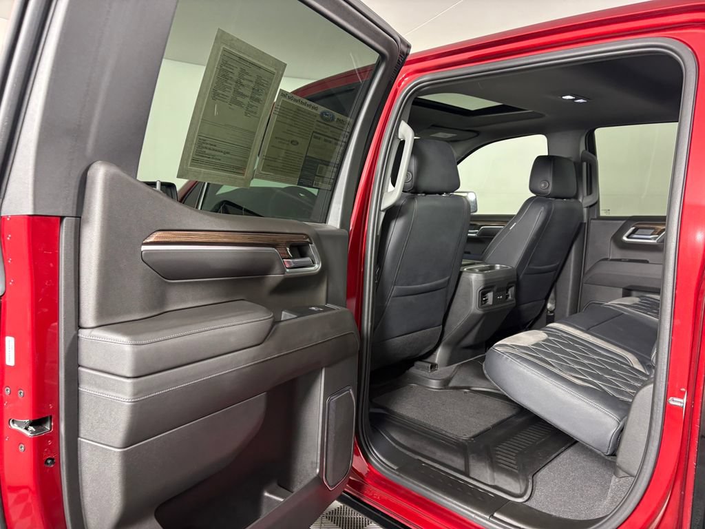 Used 2022 Chevrolet Silverado 1500 RST AWD/4WD image 29