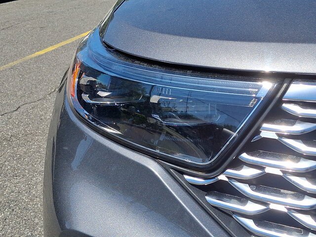 Certified 2023 Ford Explorer Platinum w/ Technology Package AWD/4WD image 19