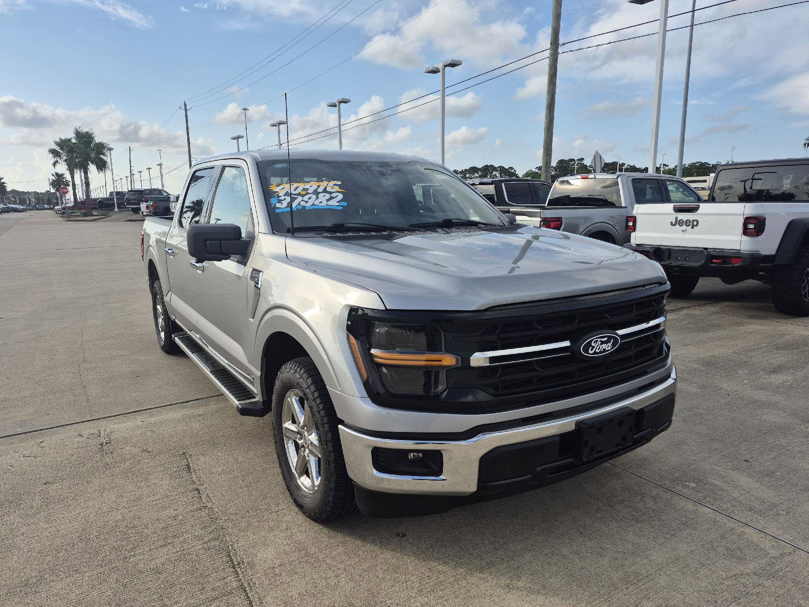 Certified 2024 Ford F150 XLT w/ Mobile Office Package RWD image 15