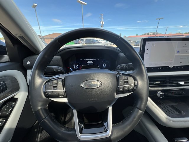 Certified 2025 Ford Explorer Platinum w/ Ultimate Package AWD/4WD image 15