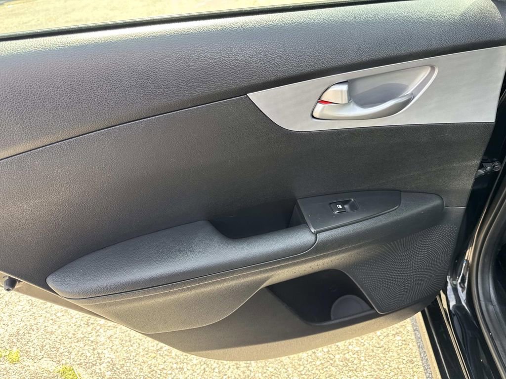 Used 2024 Kia Forte LXS image 12