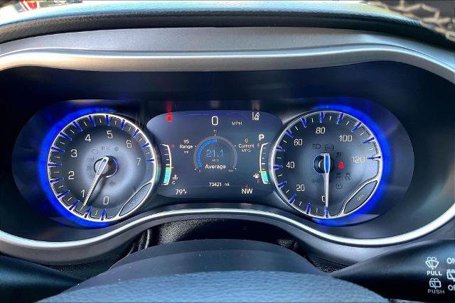 Used 2023 Chrysler Pacifica Touring-L FWD image 19