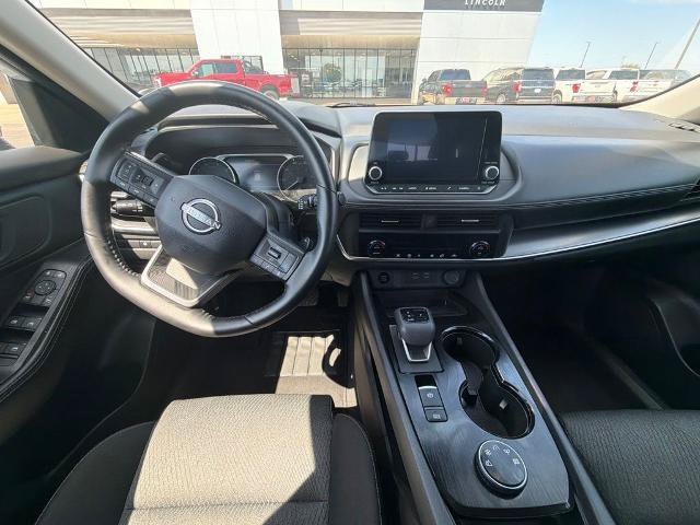 Used 2025 Nissan Rogue SV AWD/4WD image 8