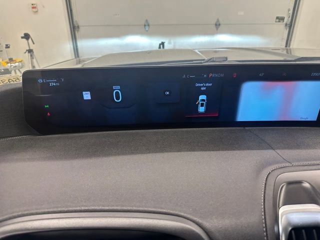 Certified 2025 Ford Expedition Platinum image 39