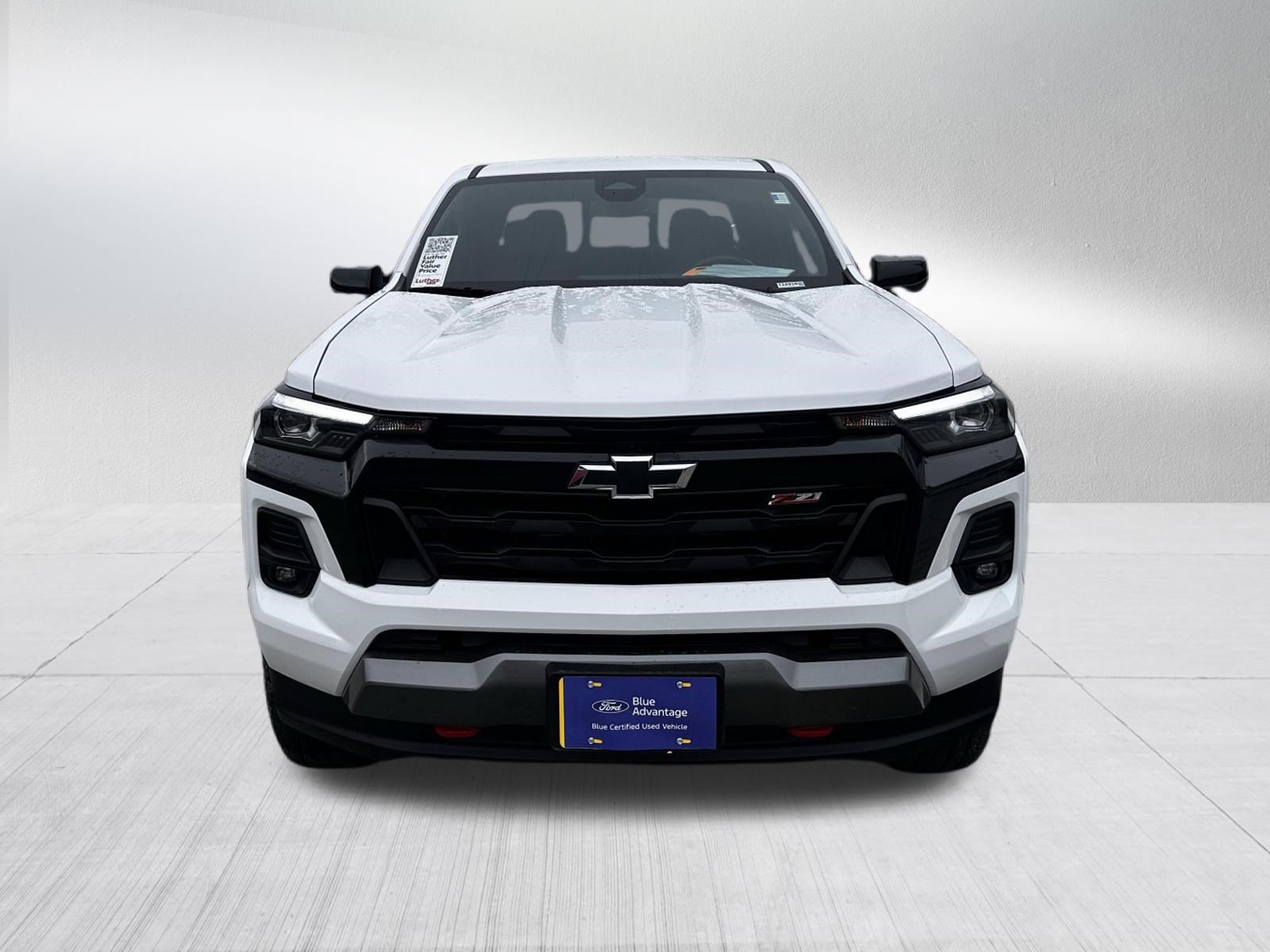Used 2023 Chevrolet Colorado Z71 w/ Z71 Convenience Package 2 AWD/4WD image 2