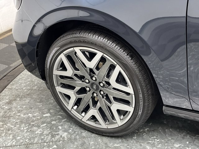 Certified 2025 Ford Expedition Platinum w/ Platinum Ultimate Package AWD/4WD image 39