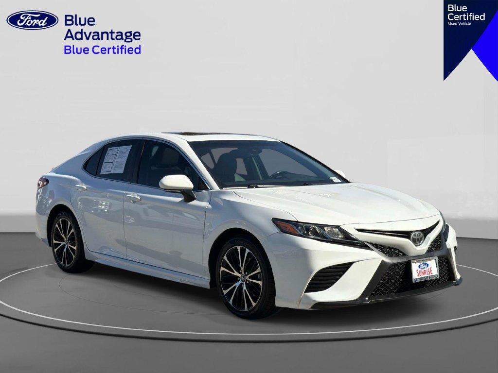 Used 2018 Toyota Camry SE w/ Moonroof Package FWD image 4