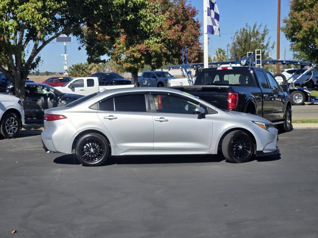 Used 2025 Toyota Corolla LE w/ Convenience Package FWD image 3