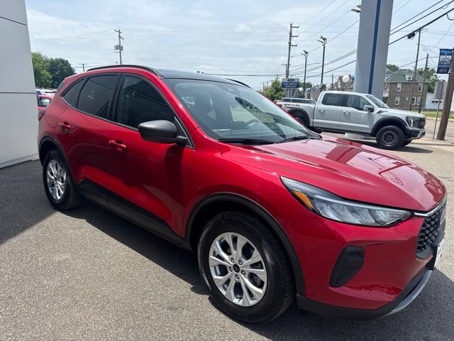Certified 2025 Ford Escape Active w/ Cold Weather Package AWD/4WD image 4