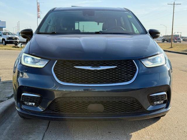 Used 2024 Chrysler Pacifica Touring-L image 9