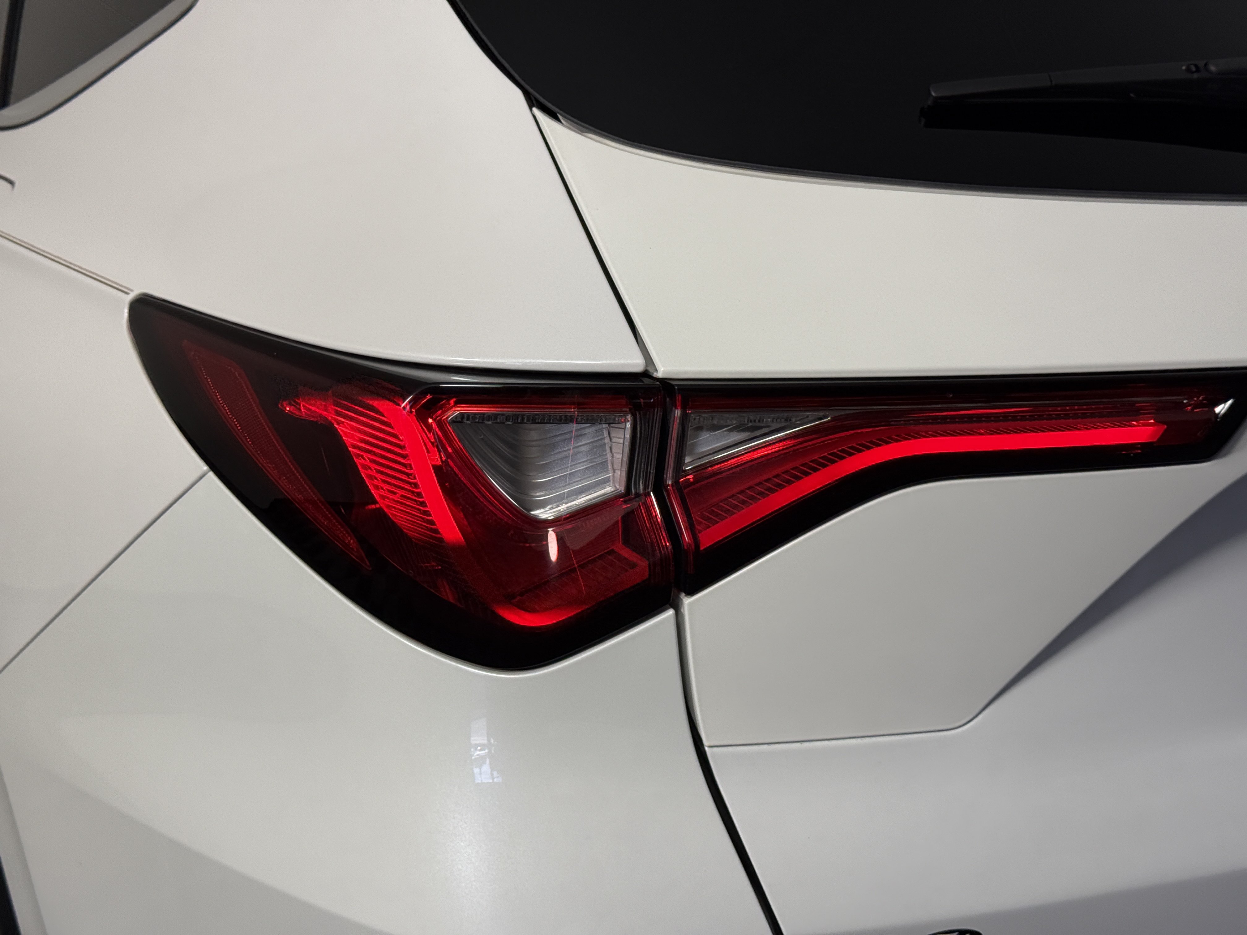 Used 2023 Acura MDX SH-AWD w/ Technology Package image 8