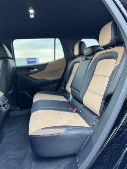 Used 2025 Chevrolet Equinox ACTIV image 24