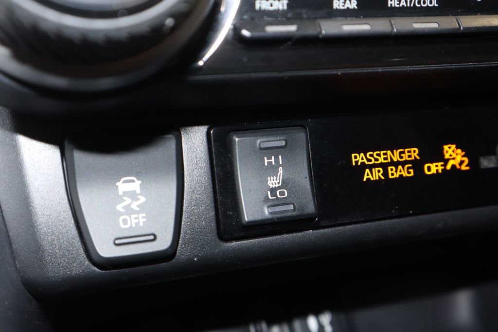 Used 2019 Toyota RAV4 XLE Premium w/ Cold Weather Package AWD/4WD image 11