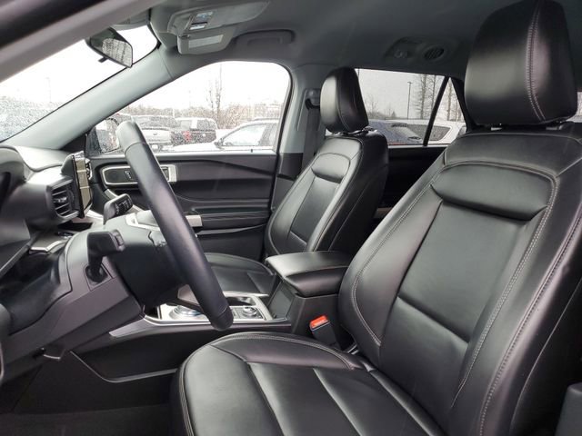 Certified 2022 Ford Explorer XLT w/ Equipment Group 202A image 11