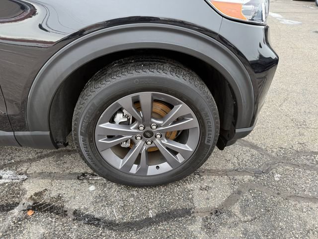 Certified 2022 Ford Explorer XLT w/ Equipment Group 202A image 30