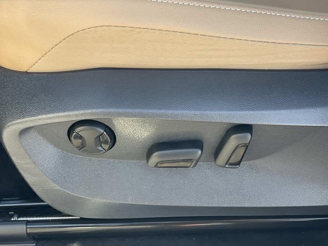 Used 2023 Volkswagen Tiguan SE R-Line image 19