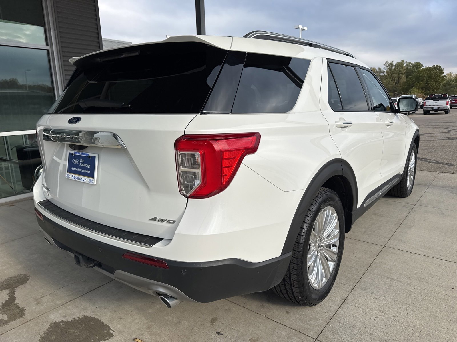 Certified 2022 Ford Explorer Limited w/ Equipment Group 301A image 5