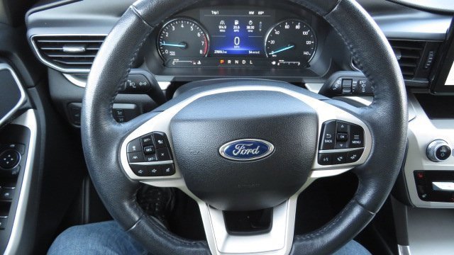 Certified 2022 Ford Explorer XLT w/ Equipment Group 202A image 22