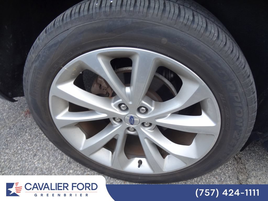 Certified 2023 Ford Explorer Platinum w/ Technology Package AWD/4WD image 12