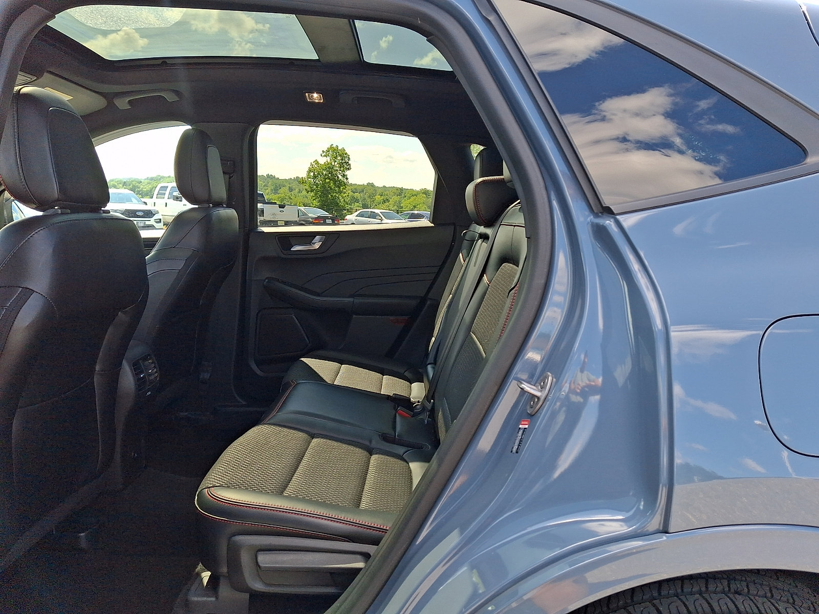 Certified 2023 Ford Escape ST-Line w/ Tech Pack #1 AWD/4WD image 11