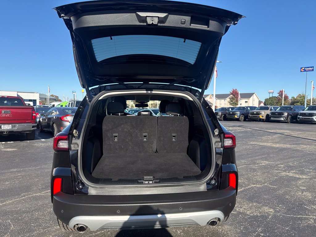 Certified 2024 Ford Escape Platinum AWD/4WD image 53