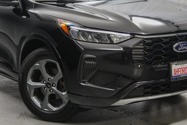 Certified 2023 Ford Escape ST-Line w/ Tech Pack #1 AWD/4WD image 2