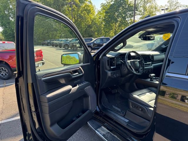 Used 2022 Chevrolet Silverado 1500 High Country w/ High Country Premium Package AWD/4WD image 12