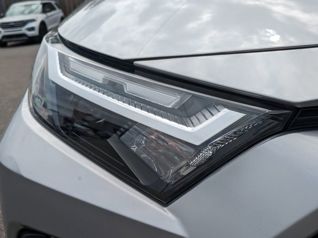 Used 2023 Toyota RAV4 XLE FWD image 10