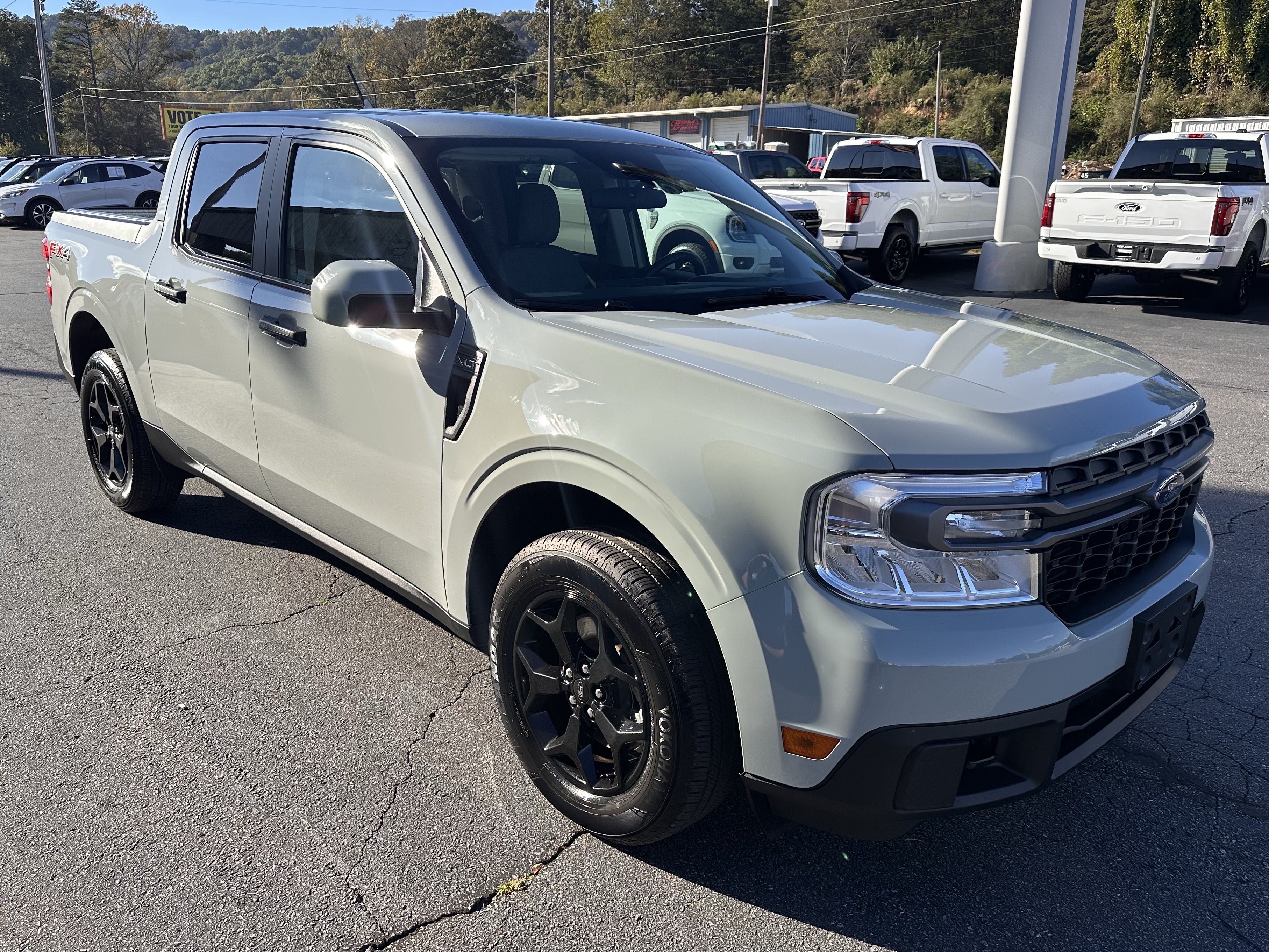 Certified 2022 Ford Maverick XLT w/ Equipment Group 300A Standard AWD/4WD image 4