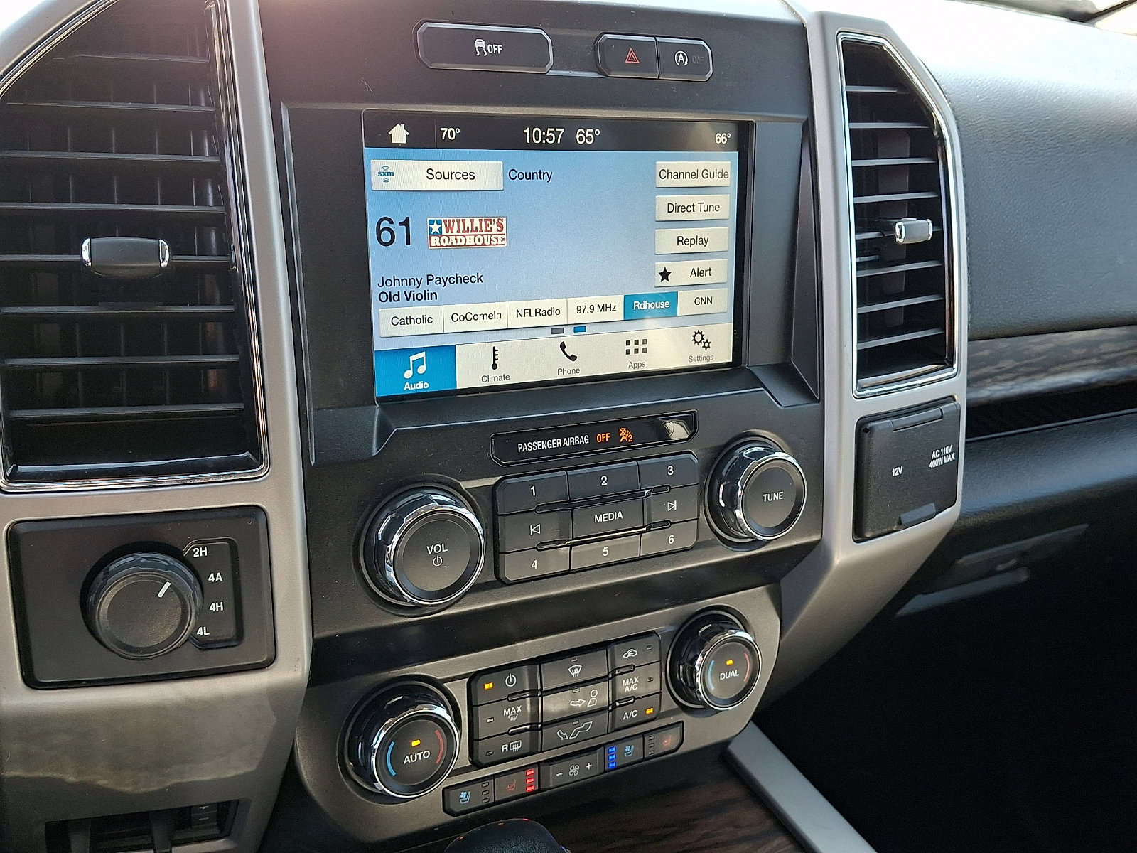 Certified 2019 Ford F150 Lariat image 23