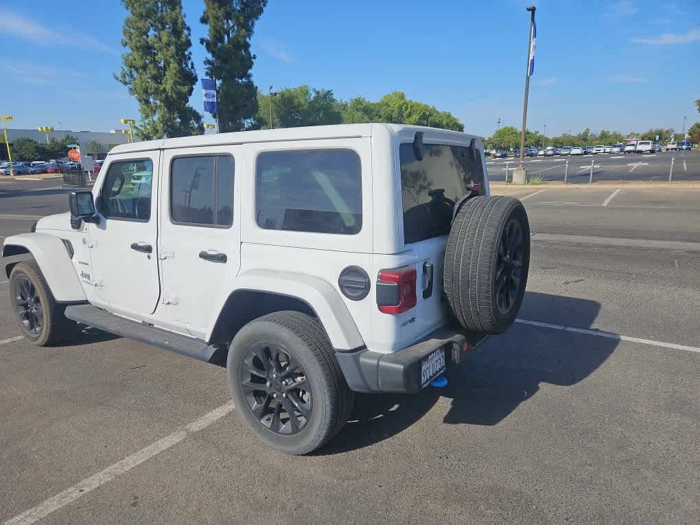 Used 2022 Jeep Wrangler Unlimited Sahara AWD/4WD image 5