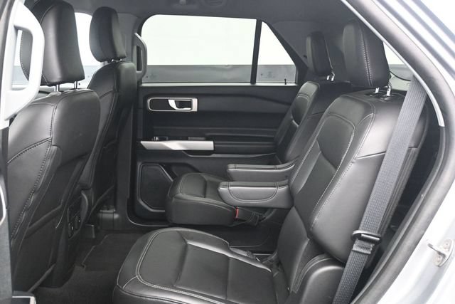 Certified 2024 Ford Explorer XLT w/ Equipment Group 202A AWD/4WD image 5