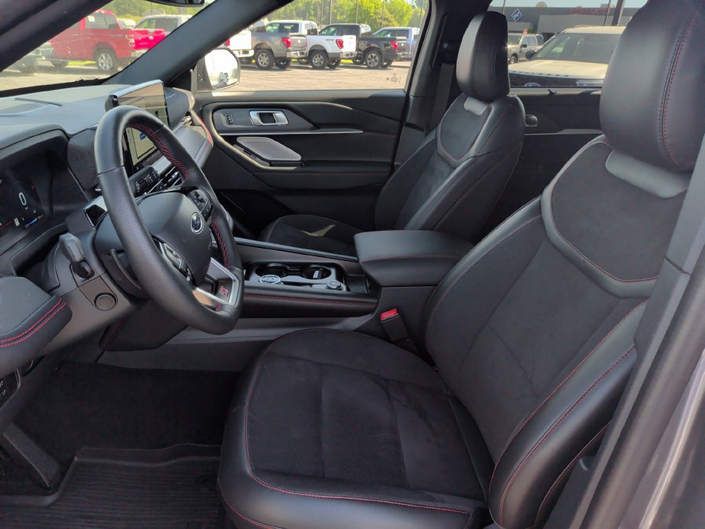 Certified 2025 Ford Explorer ST AWD/4WD image 4