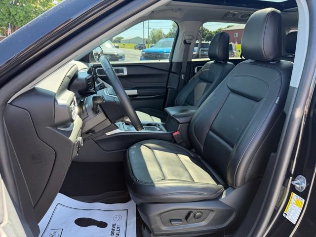Certified 2023 Ford Explorer XLT w/ Equipment Group 202A AWD/4WD image 10