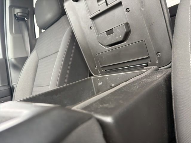 Used 2022 Chevrolet Silverado 1500 LT AWD/4WD image 32