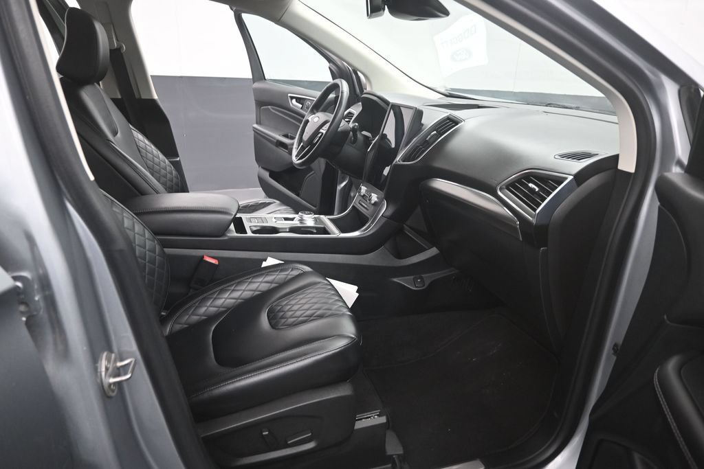 Certified 2024 Ford Edge Titanium AWD/4WD image 16