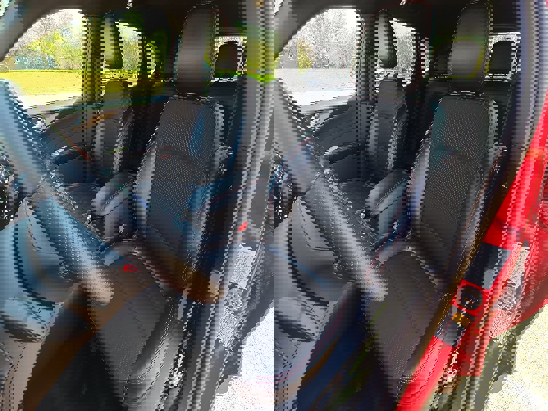 Certified 2025 Ford Escape ST-Line image 11