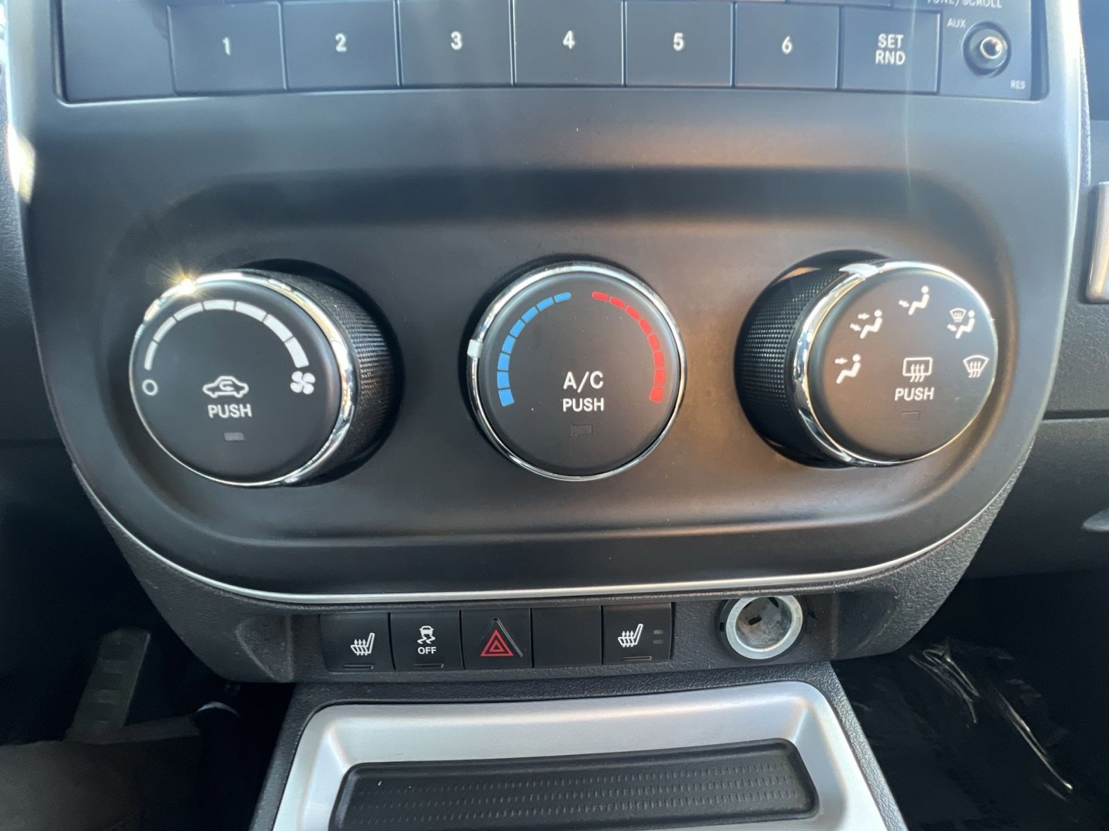 Used 2017 Jeep Compass Latitude image 19