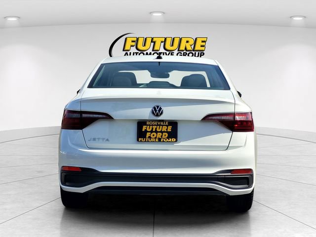 Used 2024 Volkswagen Jetta S image 4