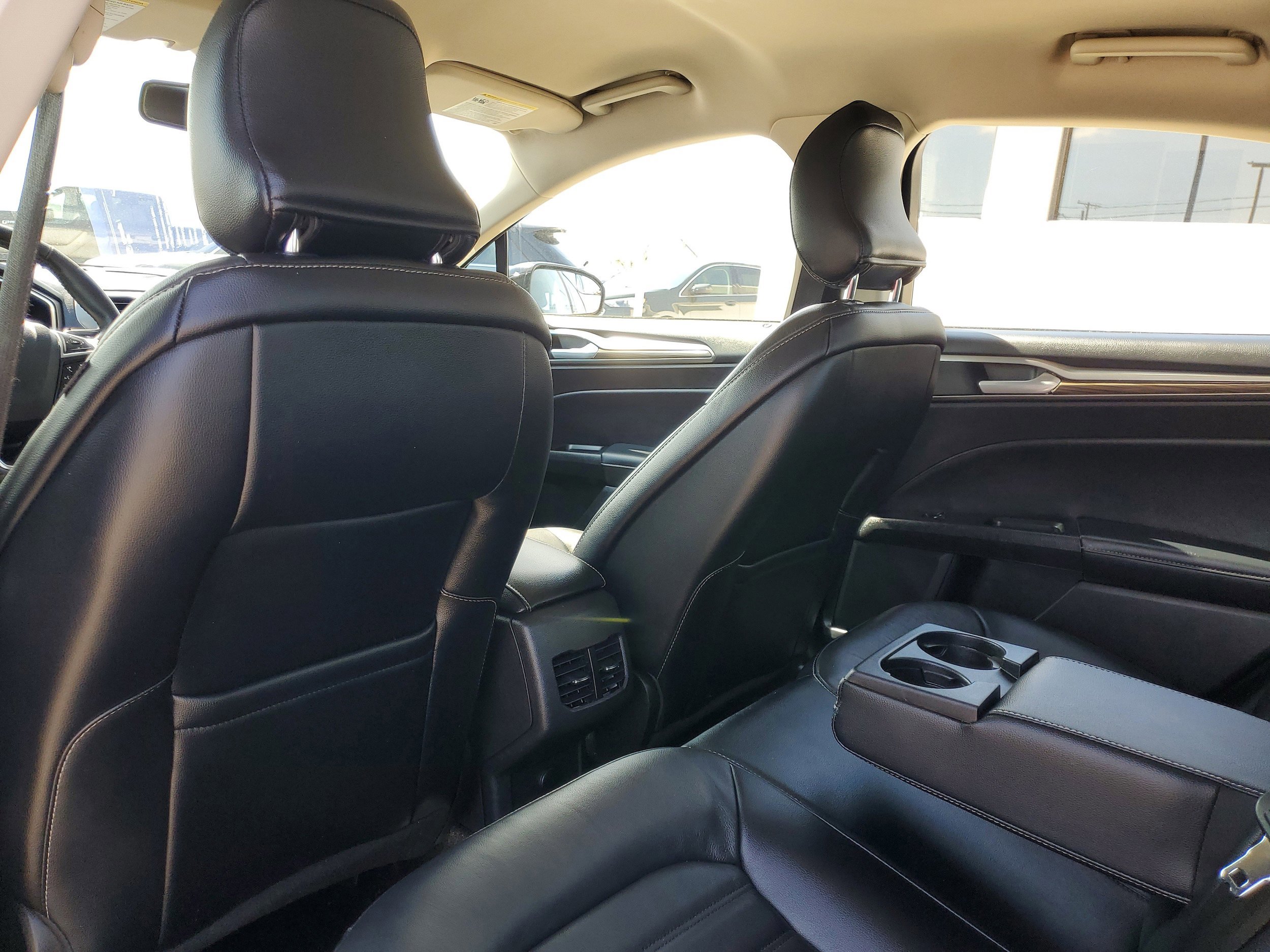 Certified 2017 Ford Fusion SE w/ Fusion SE Technology Package FWD image 12