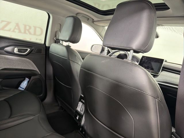Used 2022 Jeep Compass Latitude w/ Sun and Sound Group image 19