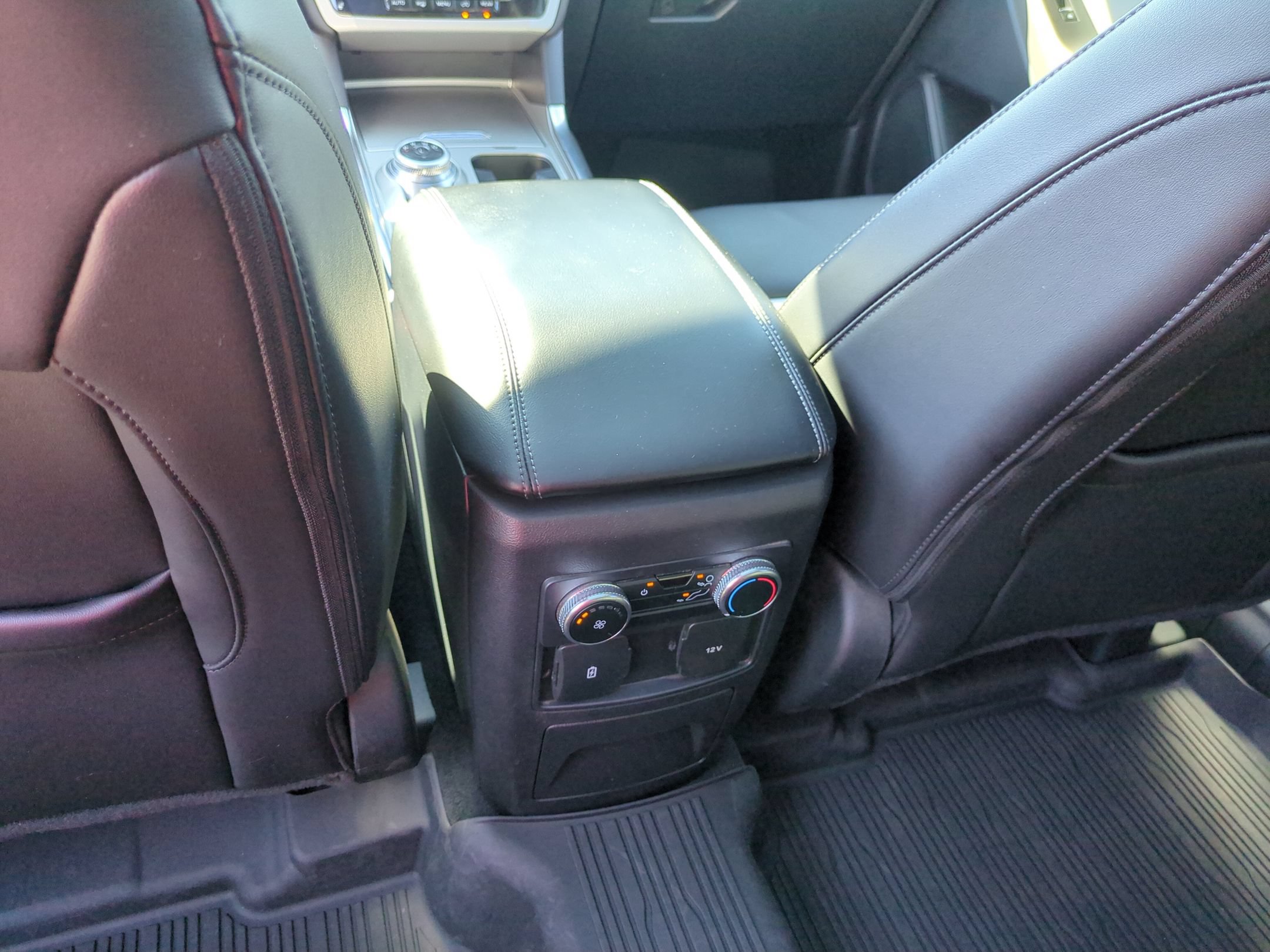 Certified 2024 Ford Explorer XLT w/ Equipment Group 202A AWD/4WD image 34