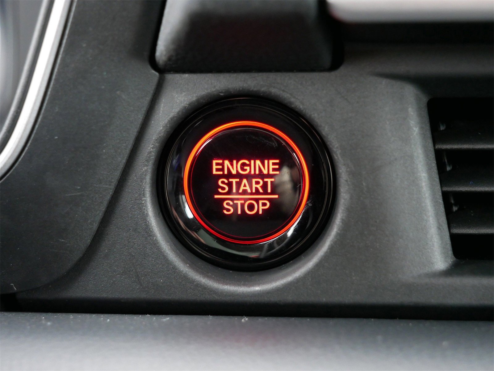 Used 2025 Honda Pilot Elite image 29