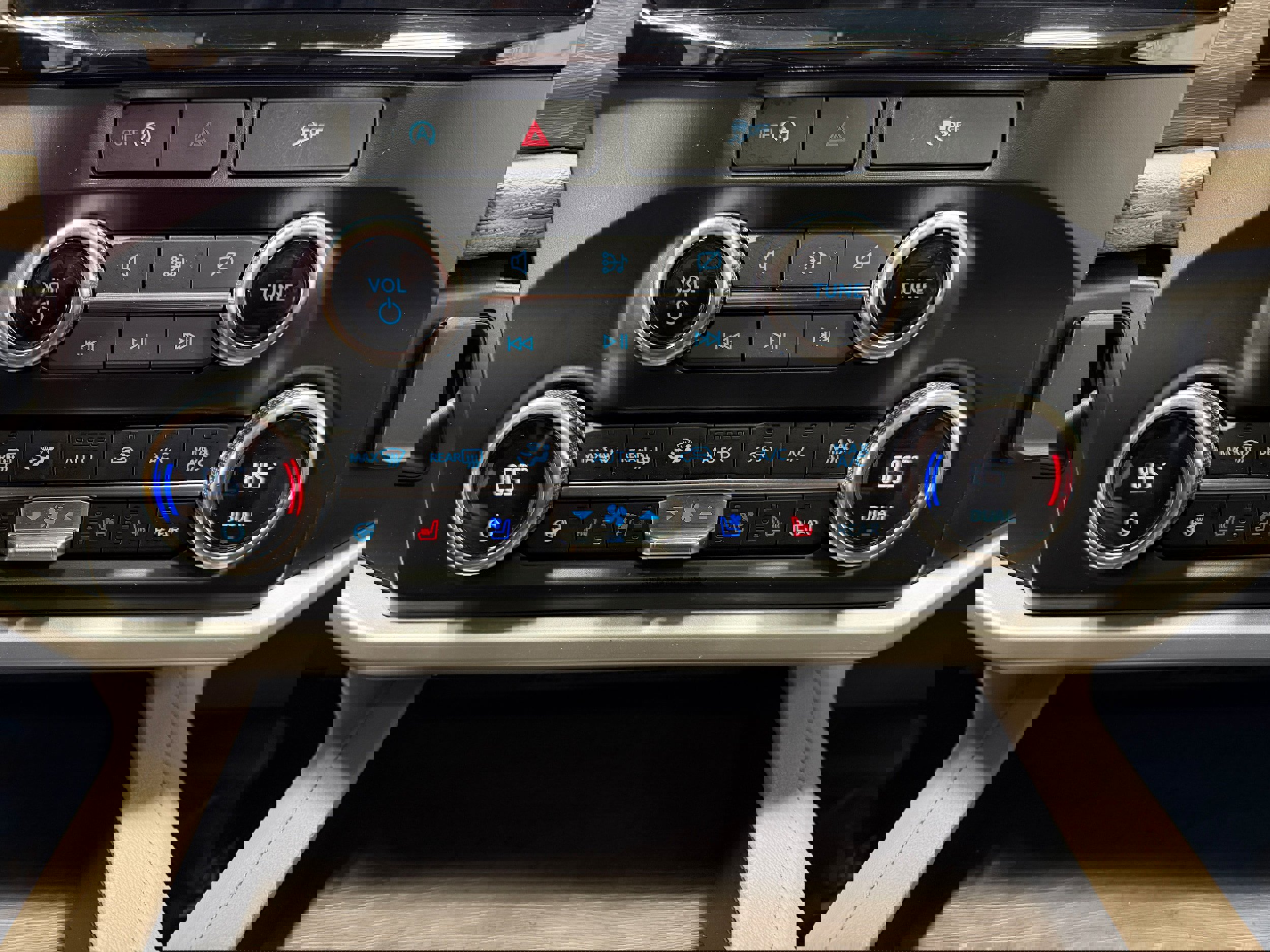 Certified 2024 Ford Expedition Limited image 22