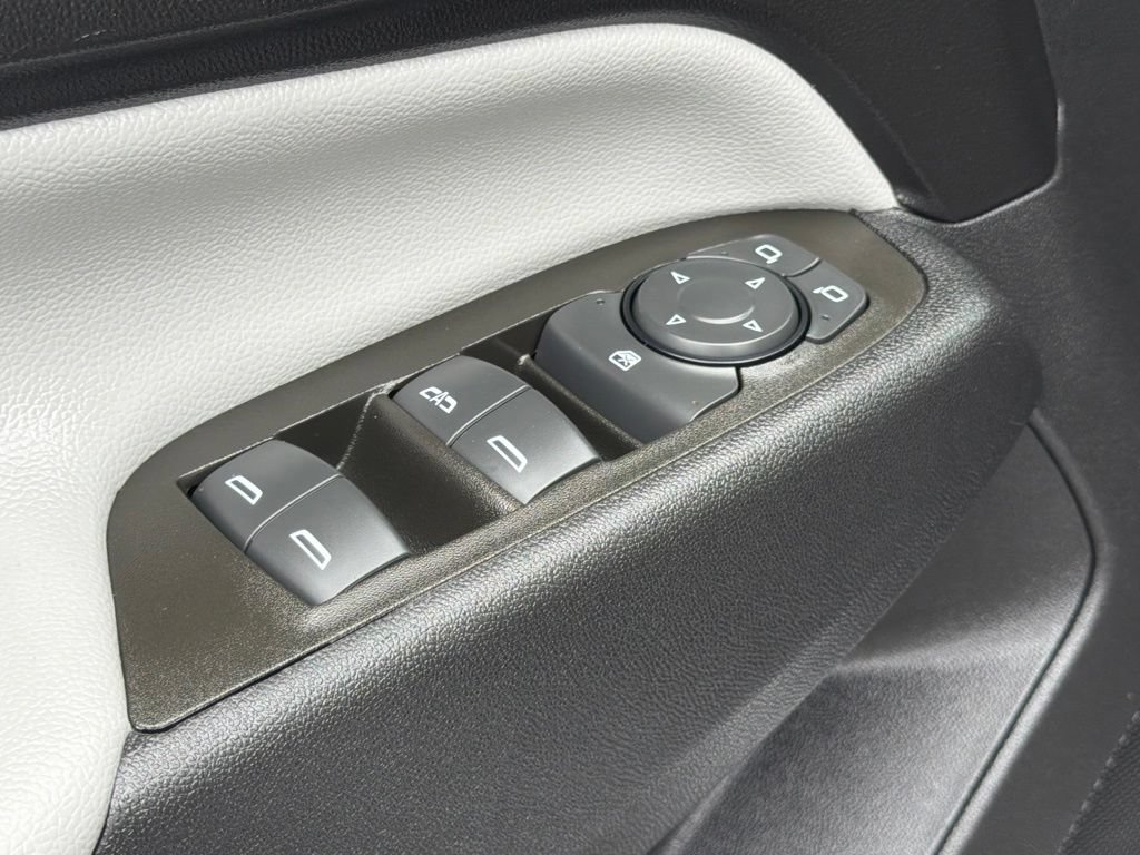Used 2024 Chevrolet Equinox LS w/ Driver Confidence II Package FWD image 23