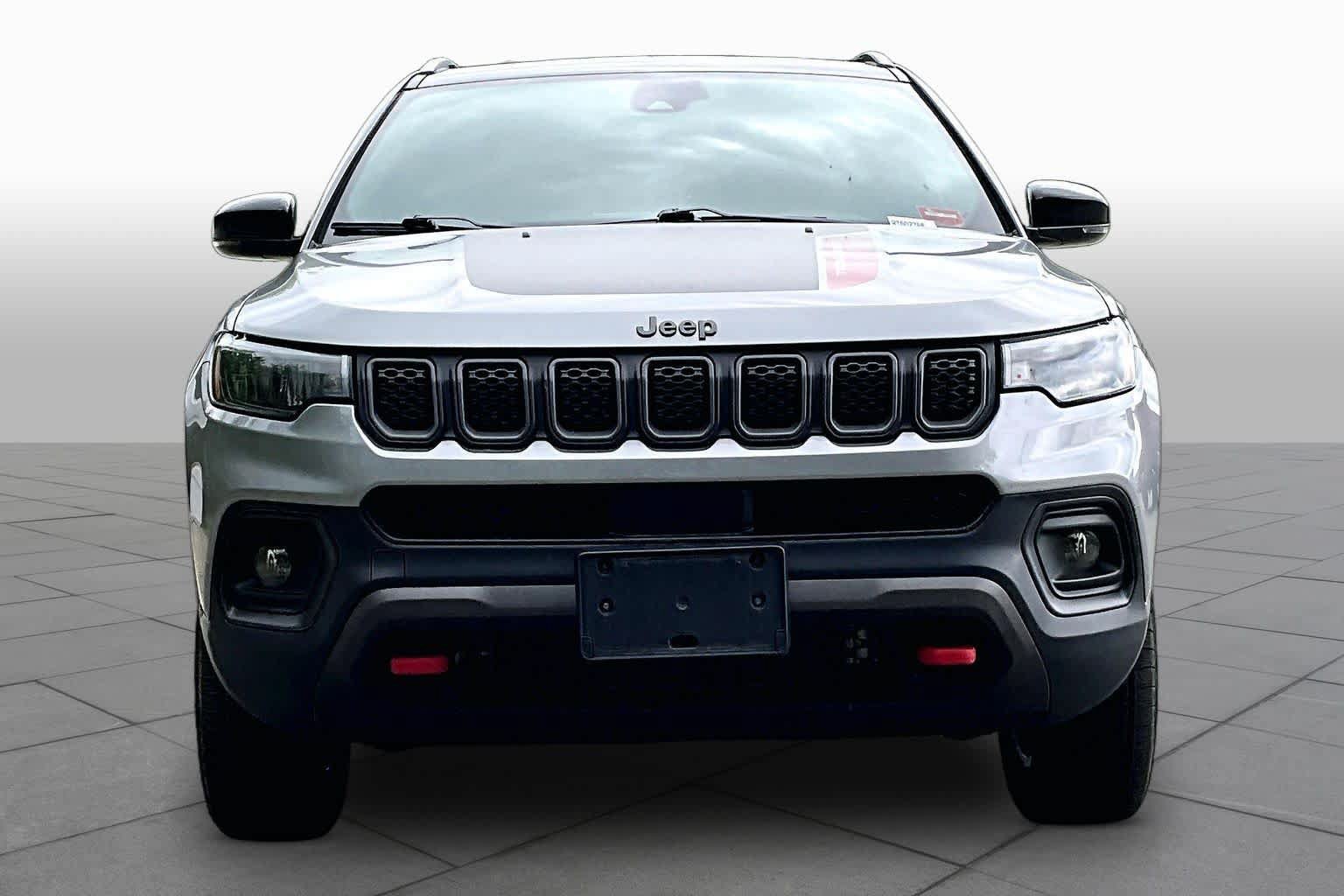 Used 2024 Jeep Compass Trailhawk AWD/4WD image 4