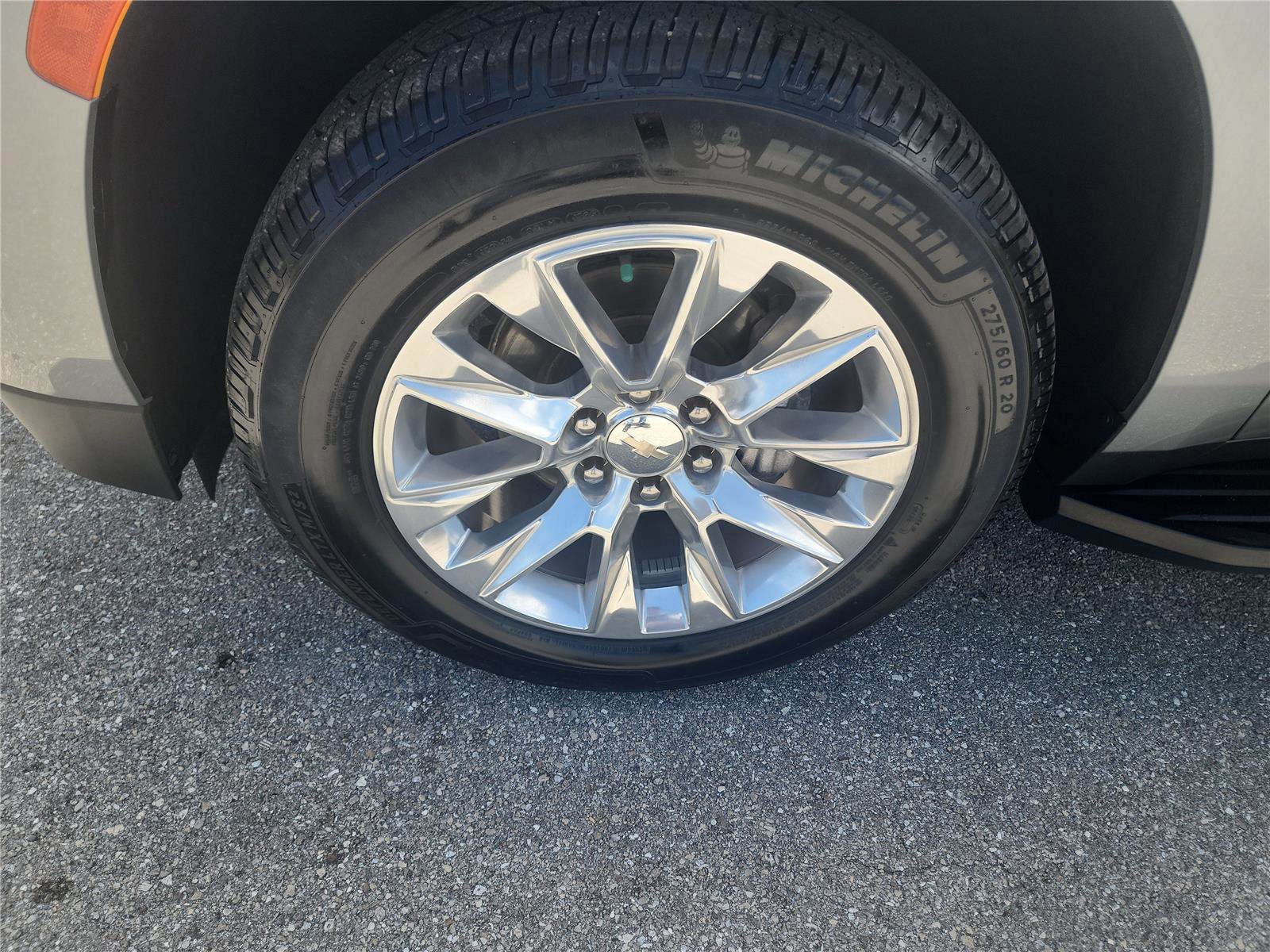 Used 2023 Chevrolet Suburban Premier image 10