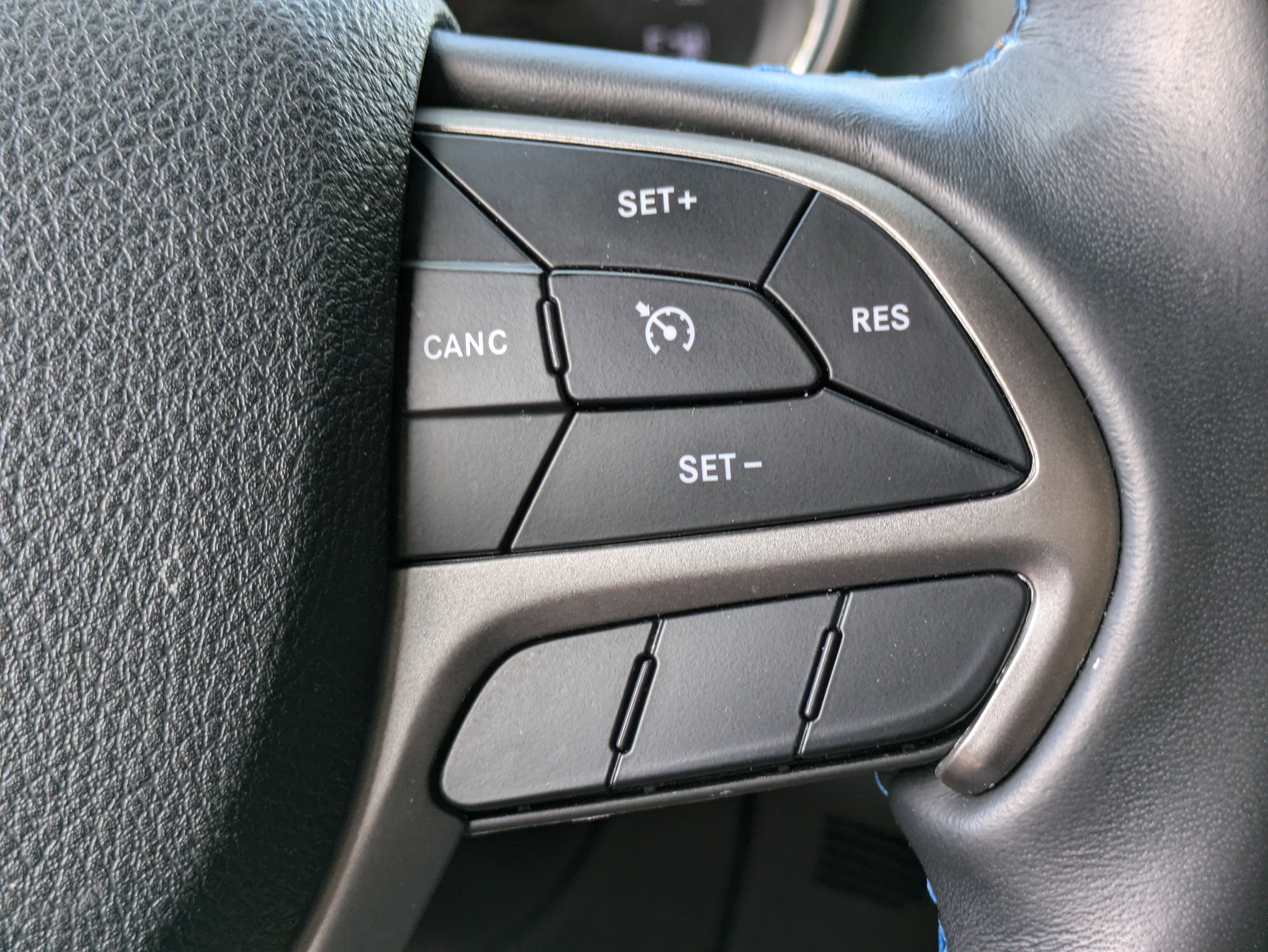 Used 2018 Jeep Grand Cherokee Laredo image 24